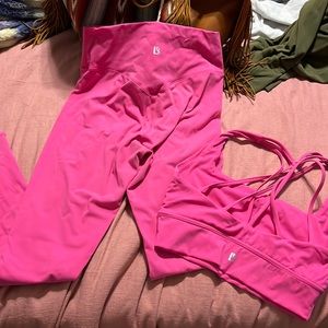 Buffbunny pink set leggings and revolution bra medium